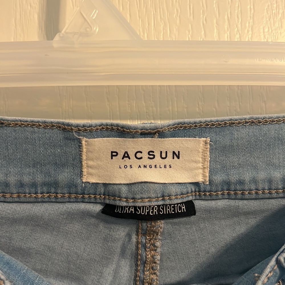 Jeans - Picture 2 of 4